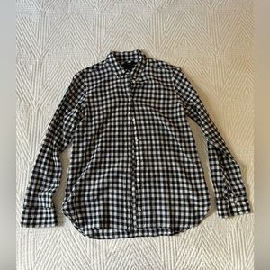 JCrew gingham navy blue “boy” fit blouse. Size 6.